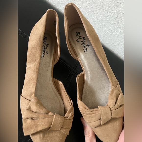 Self Esteem Footwear brown suede pointed toe flats w bow Worn a few times size 8 - Picture 5 of 6